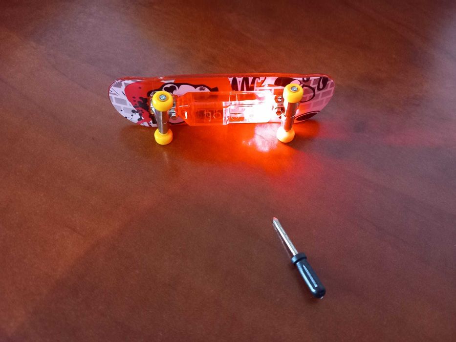 Finger Skate luminoso