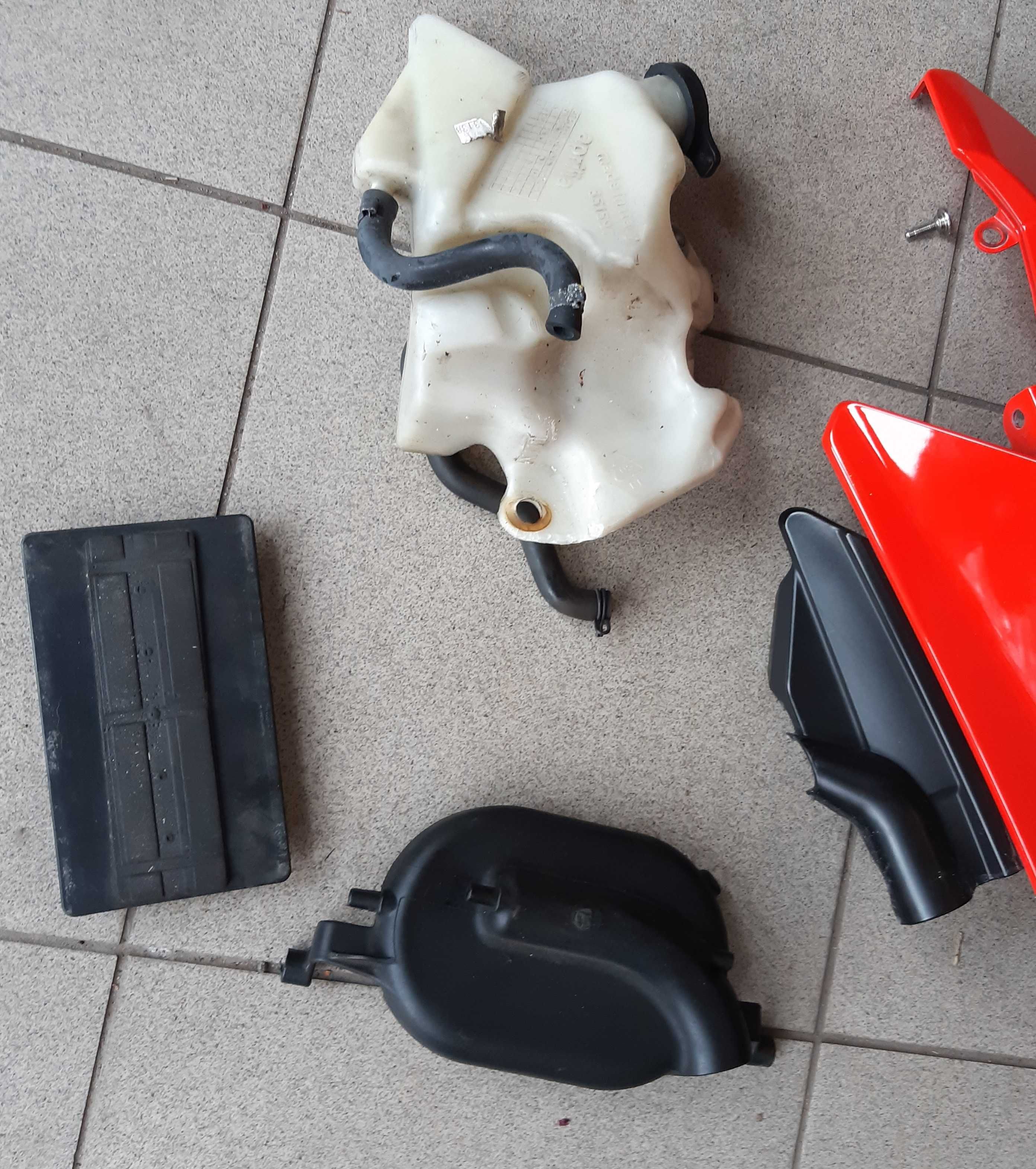 Aprilia Shiver 750 części: amortyzator tłumik pompa paliwa airbox