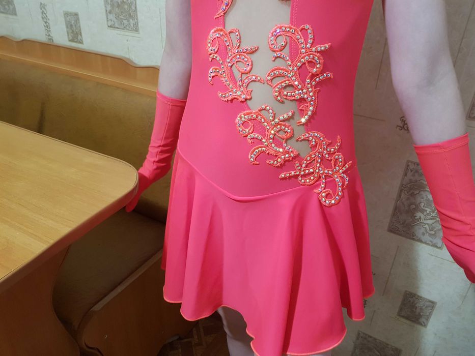 Sukienka 146 sm Figurowa jazda na rolkach / łyżwach