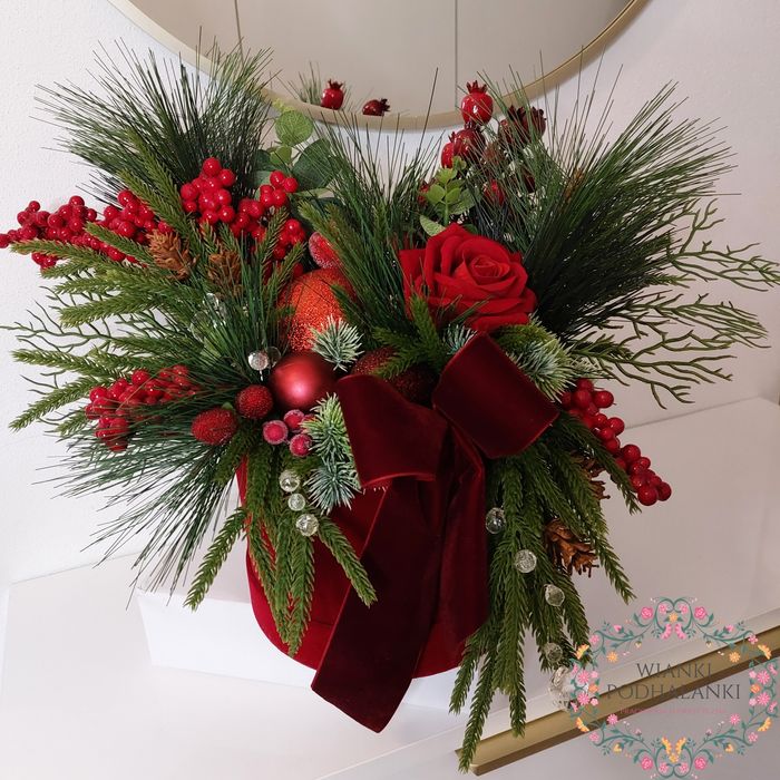 Box świąteczny flowerbox świąteczny kompozycja świąteczna czerwona