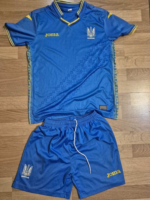 Футбольна форма Joma