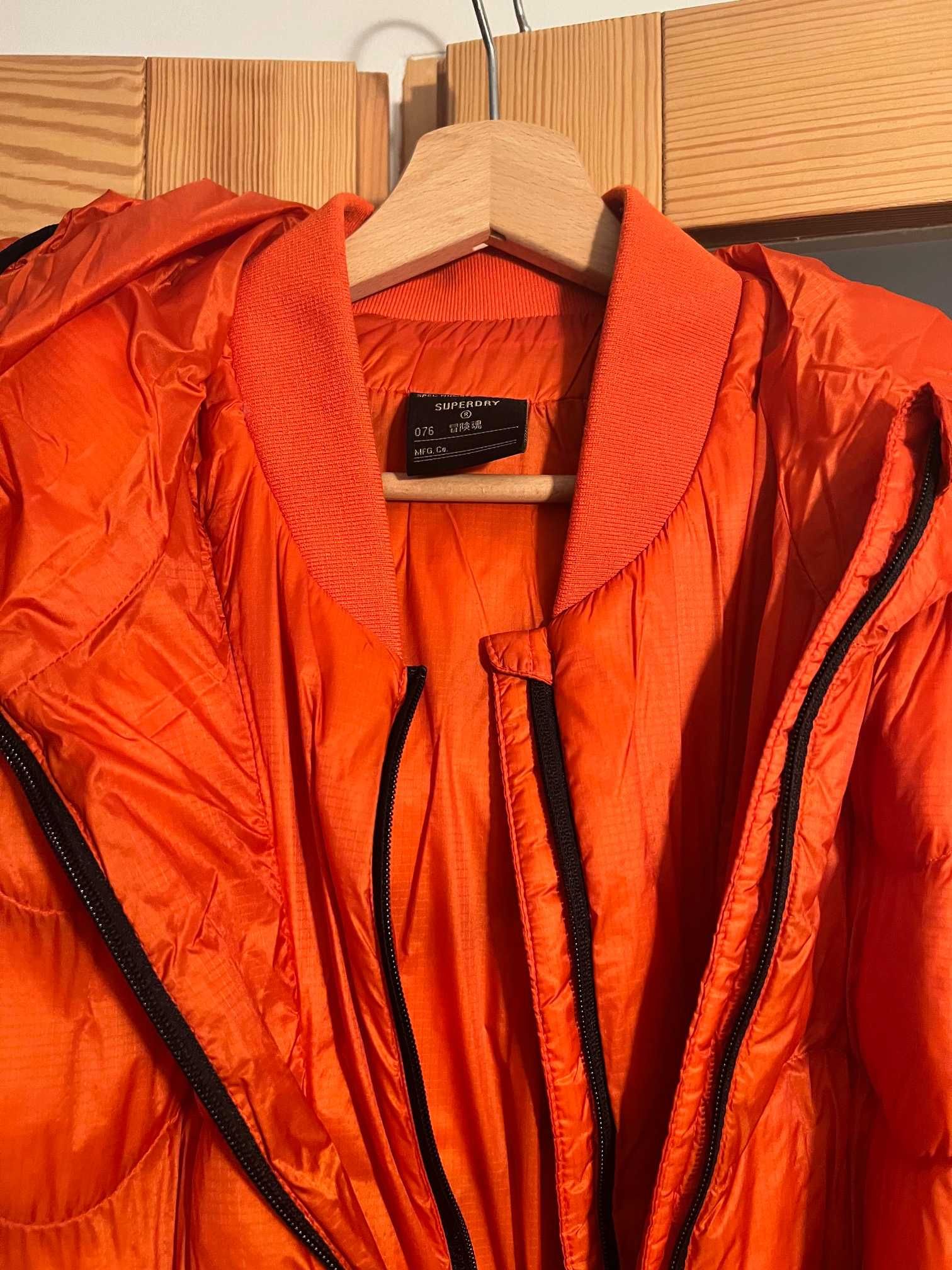 Kurtka z kapturem Superdry pomarańczowa