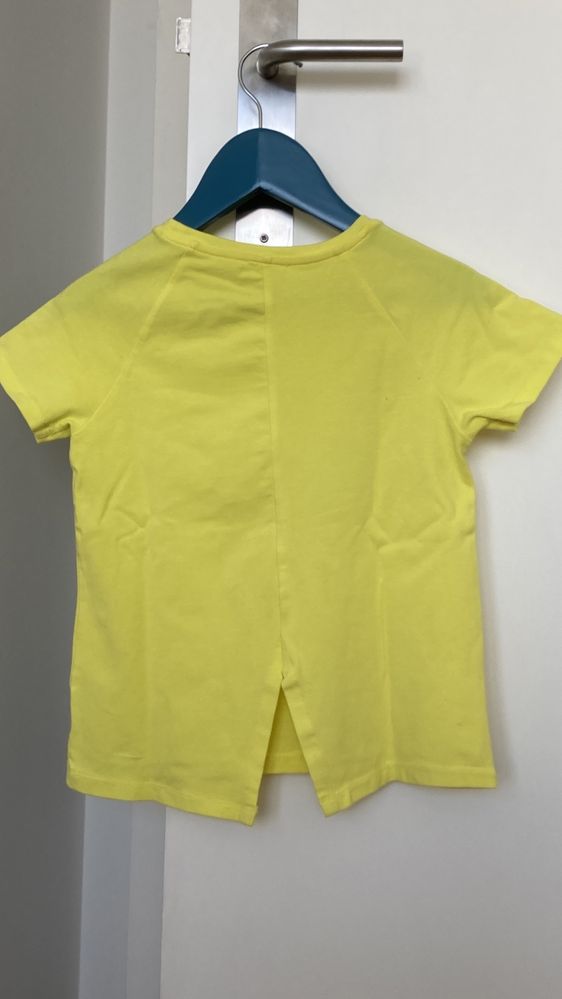 T-shirt Chicco amarela para menina