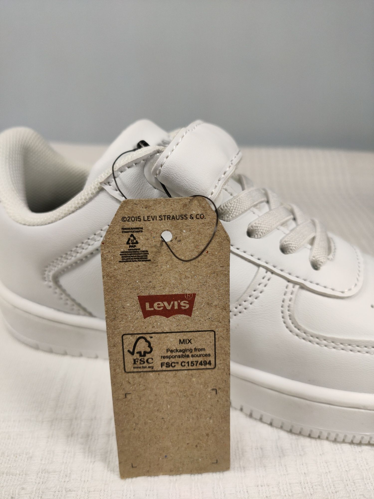 Buty Levi's dziecięce młodzieżowe skórzane białe r. 31 20,5cm