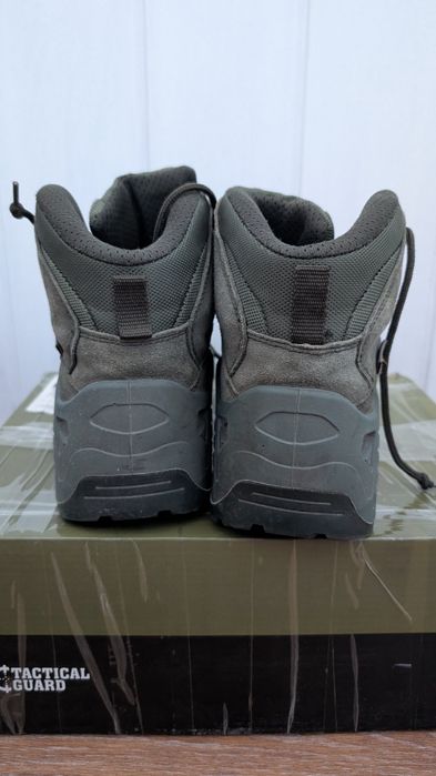 Трекінгові кросівки Reis