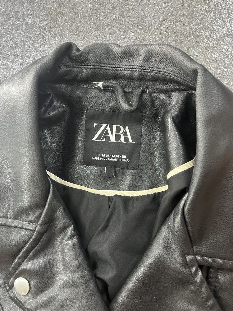 Чорна косуха від Zara, шкіряна куртка Zara