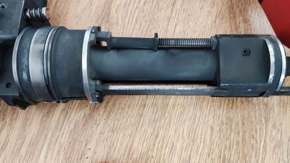 Osadzak Hilti DX76 z magazynkiem MX76