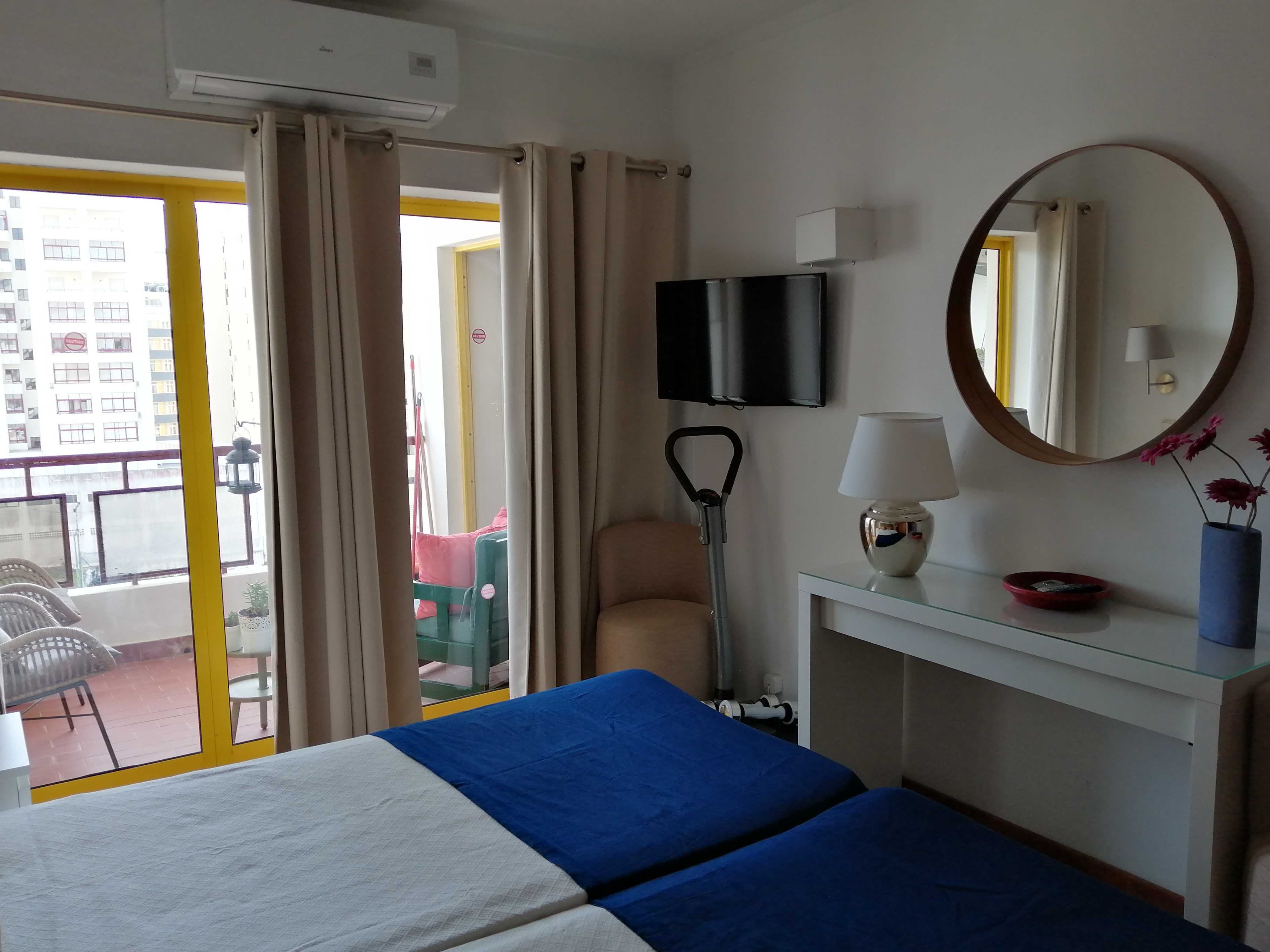 Apartamento com A/C a 200 m da Praia da Rocha