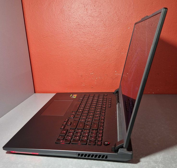 Laptop Asus ROG STRIX G17 16/1TB Ryzen 9 7940HX RTX 4060