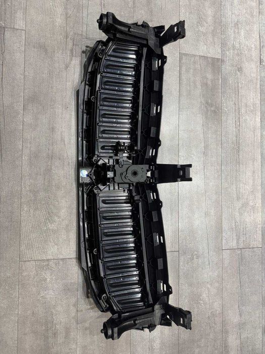 Верхні жалюзі БМВ G20 оригінал б/у