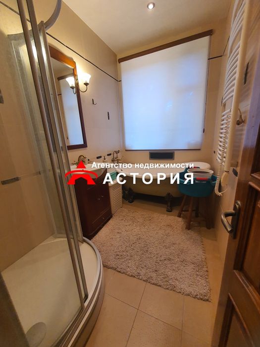 Продаж повнометражної 3-кімнатної квартири!