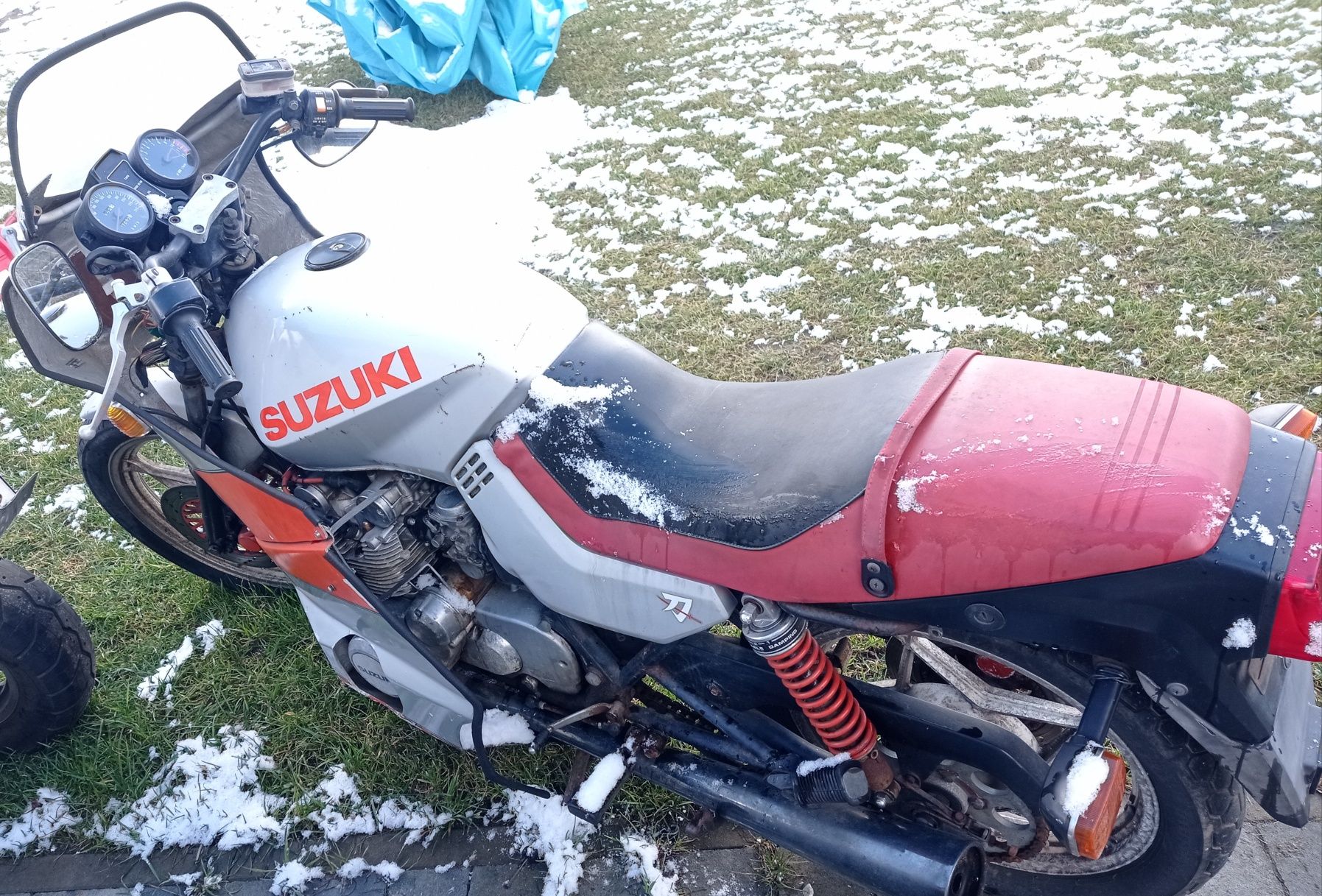 Suzuki gsx Gs 550 części silnika gaźnik owiewka bak moduł zegar wal