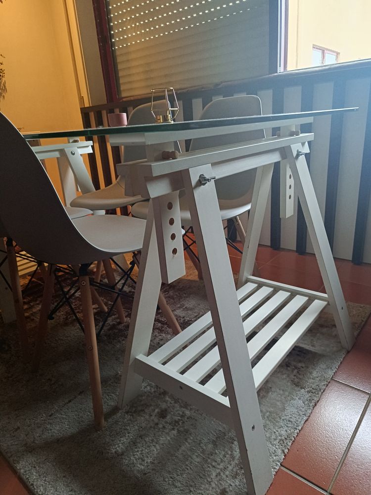Mesa de jantar com vidro temperado