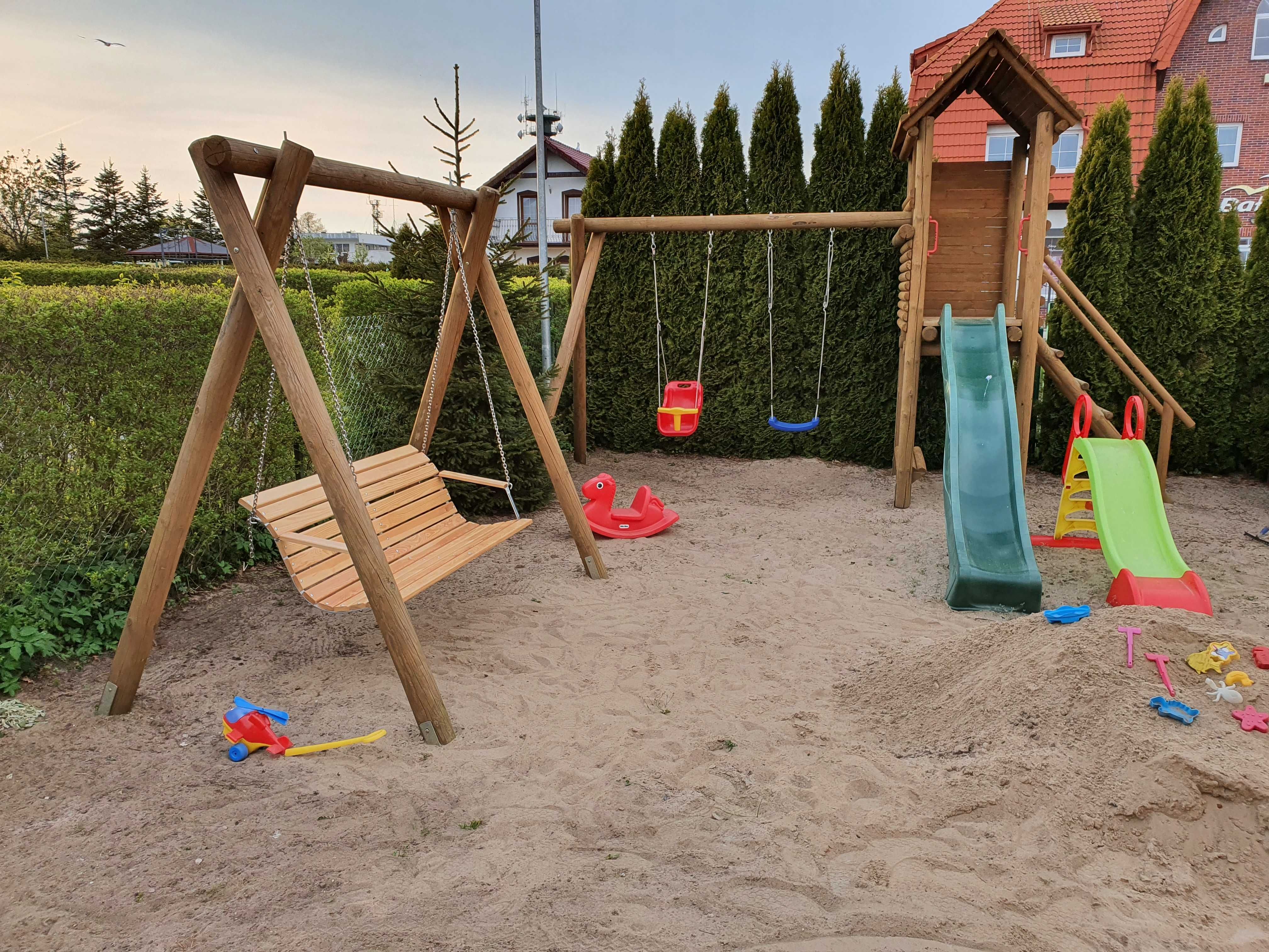 Komfortowe domki nad morzem blisko plaży i blisko centrum w Jarosławcu