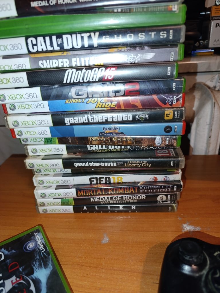 Zestaw Xbox 360 2 pady Kinect 25 gier