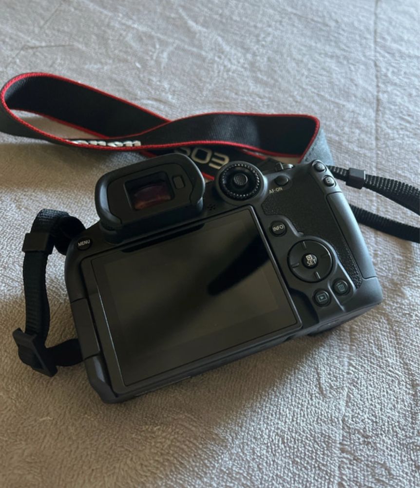 Camara Canon R7 (apenas corpo) com cerca de 16000 cliques