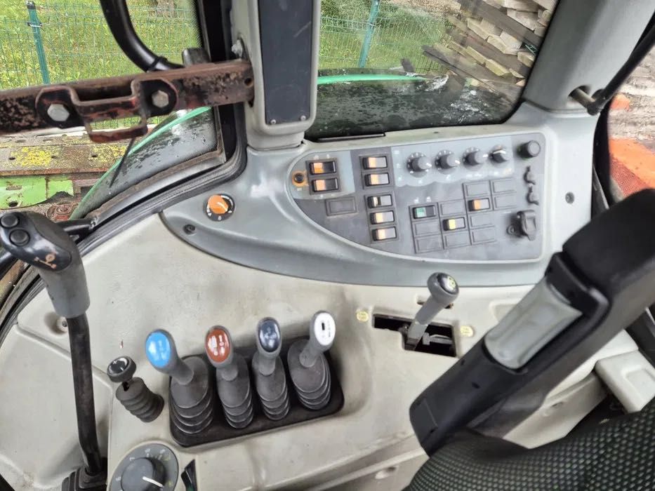 Ciągnik VALTRA T151