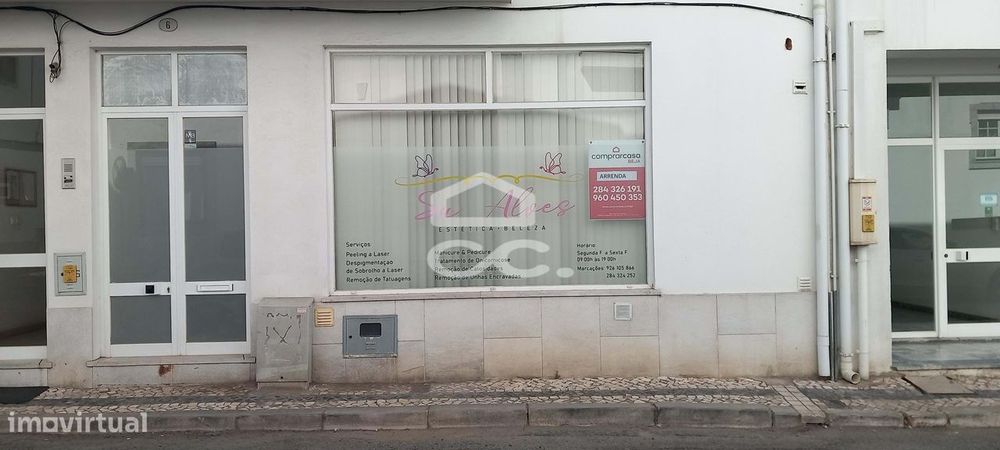 Loja para arrendar com 3 divisões e grande montra