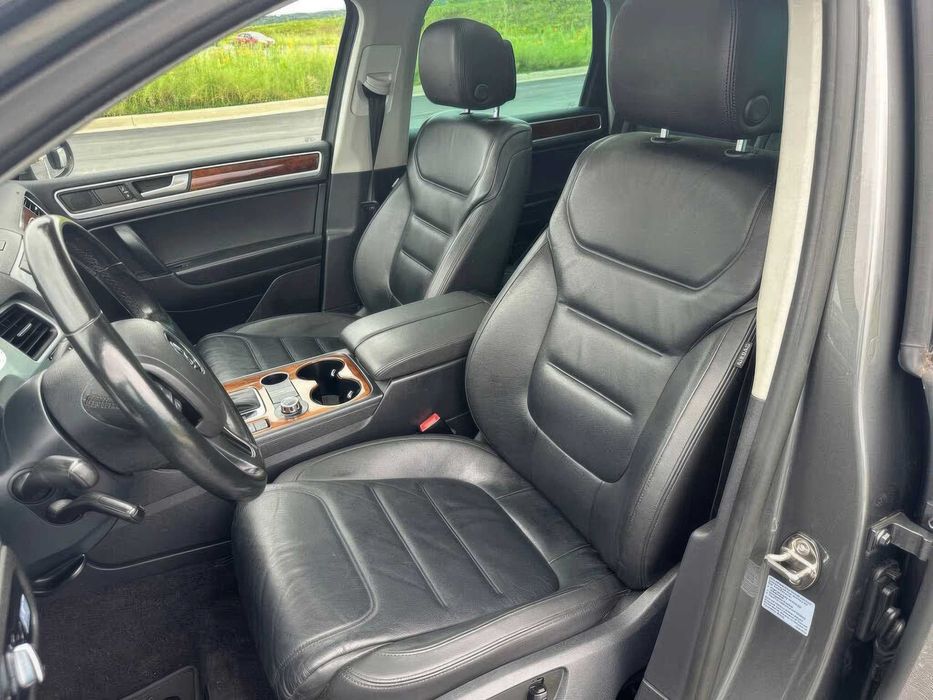 Volkswagen Touareg Sport with Nav      2014