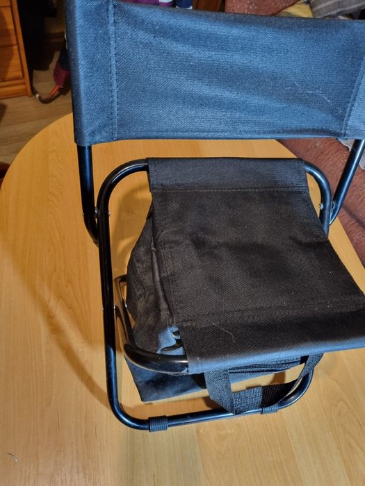 Małe krzesełko składane