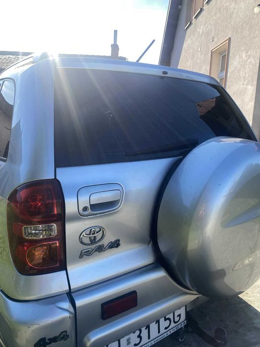 Toyota RAV 4 samochód osobowy, terenowy