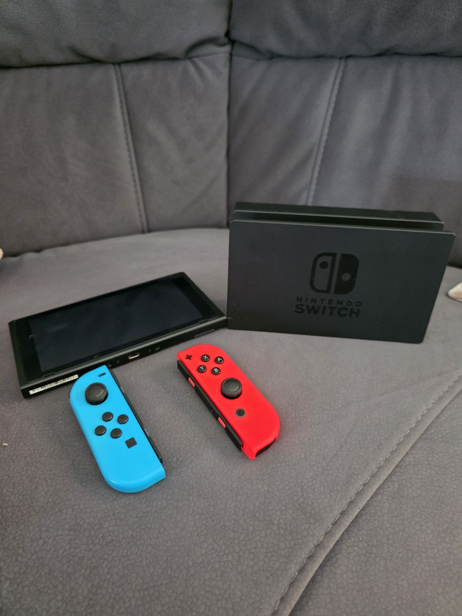 Nintendo Swith v2 plus gry