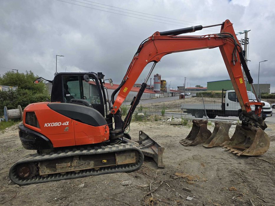 Giratória Kubota 8T