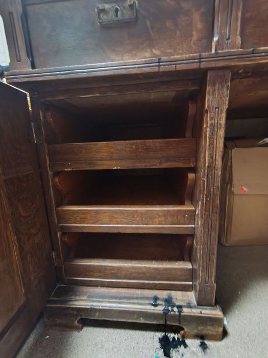 Стол деревянный, письменный, ручной работы