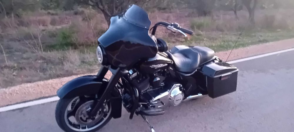 Harley  davidson street glide