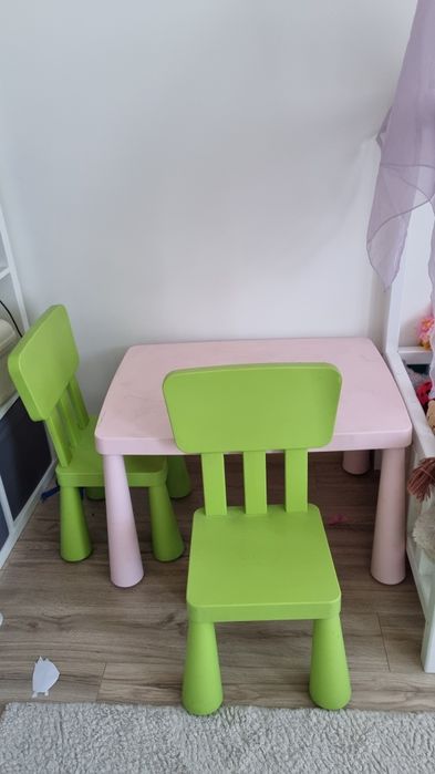 Stolik z krzesełkami Ikea Mammut
