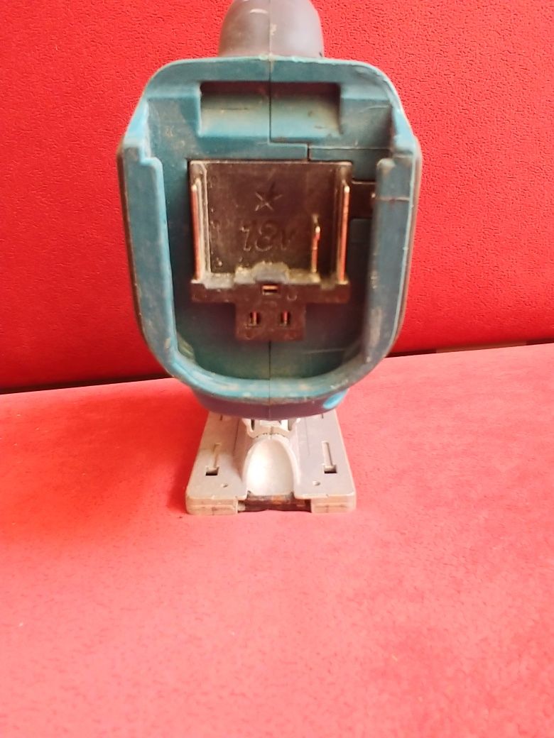Wyrzynarka makita djv 180