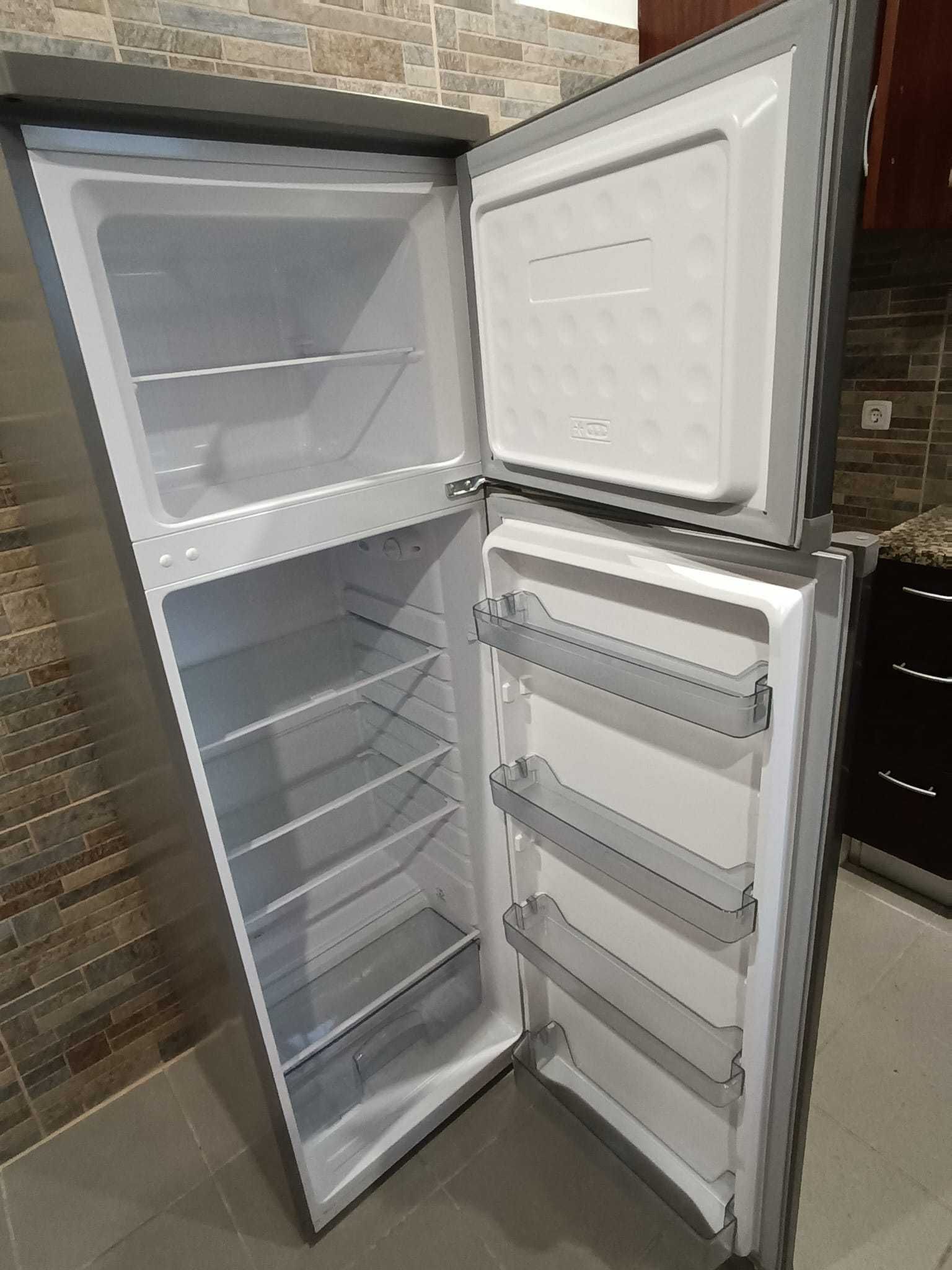 Frigorífico 2 portas com congelador Qilive 248l em inox