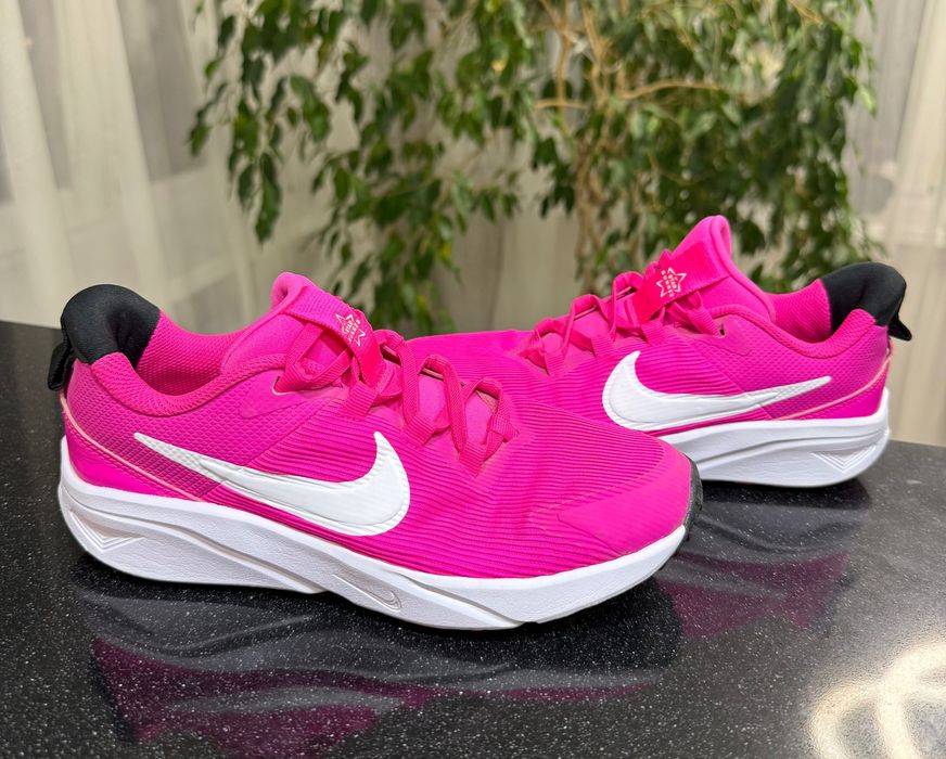 Круті і зручні кросівки Nike розмір 35 євро