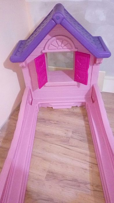 Łóżko, willa księżniczki Little tikes.