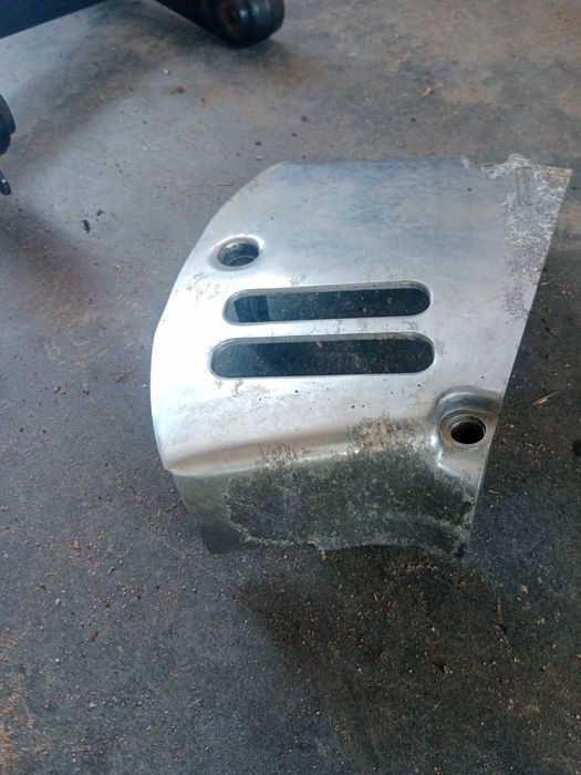 suzuki ls 650 ls650 savage osłona pokrywa pasa zębatki napędowej