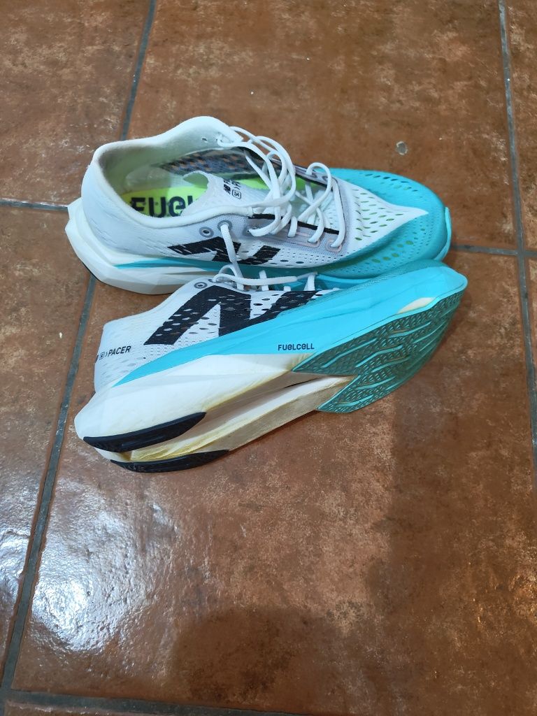 New Balance SuperComp trainer v2
