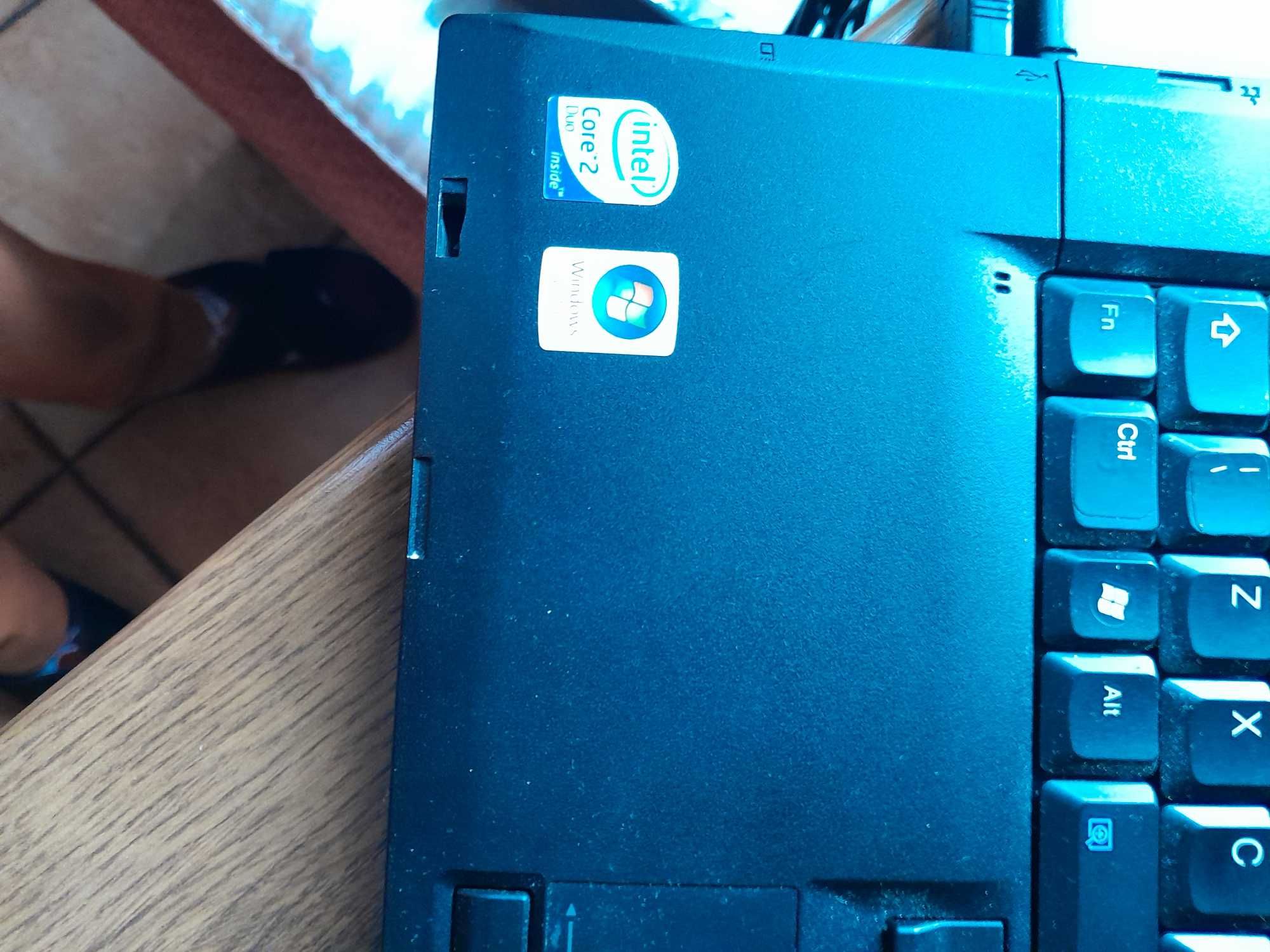 Laptop LENOVO R500
