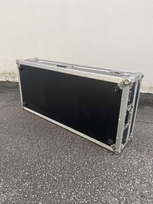 Rack DJ  Bom rack ,  robusto