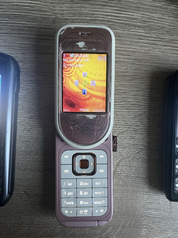 Zestaw telefonów lg nokia samsung oraz akcesoria