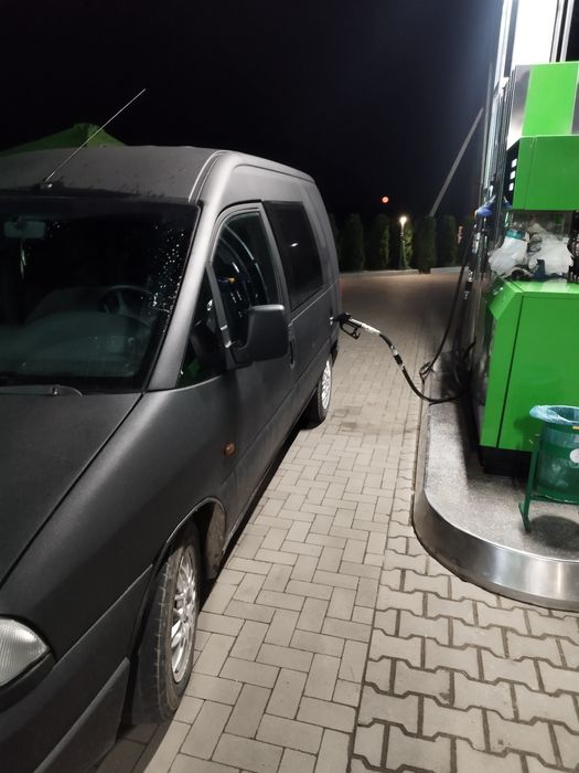 Пежо експерт 2002 року