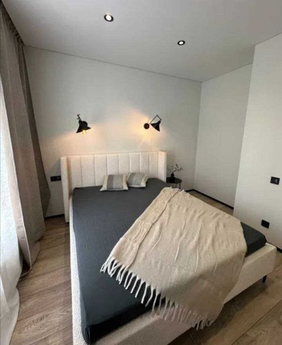 БЕЗ КОМІСІЇ! однокімнатна ВЕЛИКА квартира біля НАБЕРЕЖНОЇ