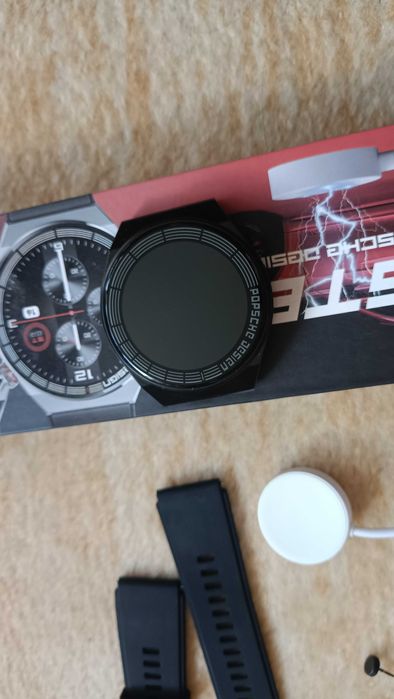 Zegarek czarny męski GT8 na części.