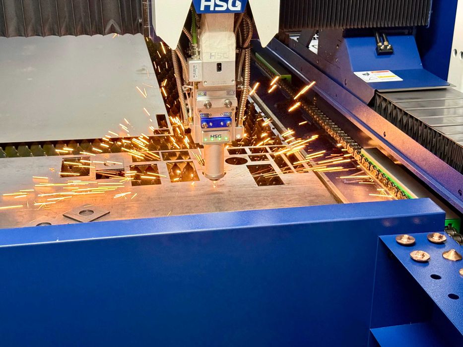 Usługi cięcia blach laserem gięcie CNC spawanie