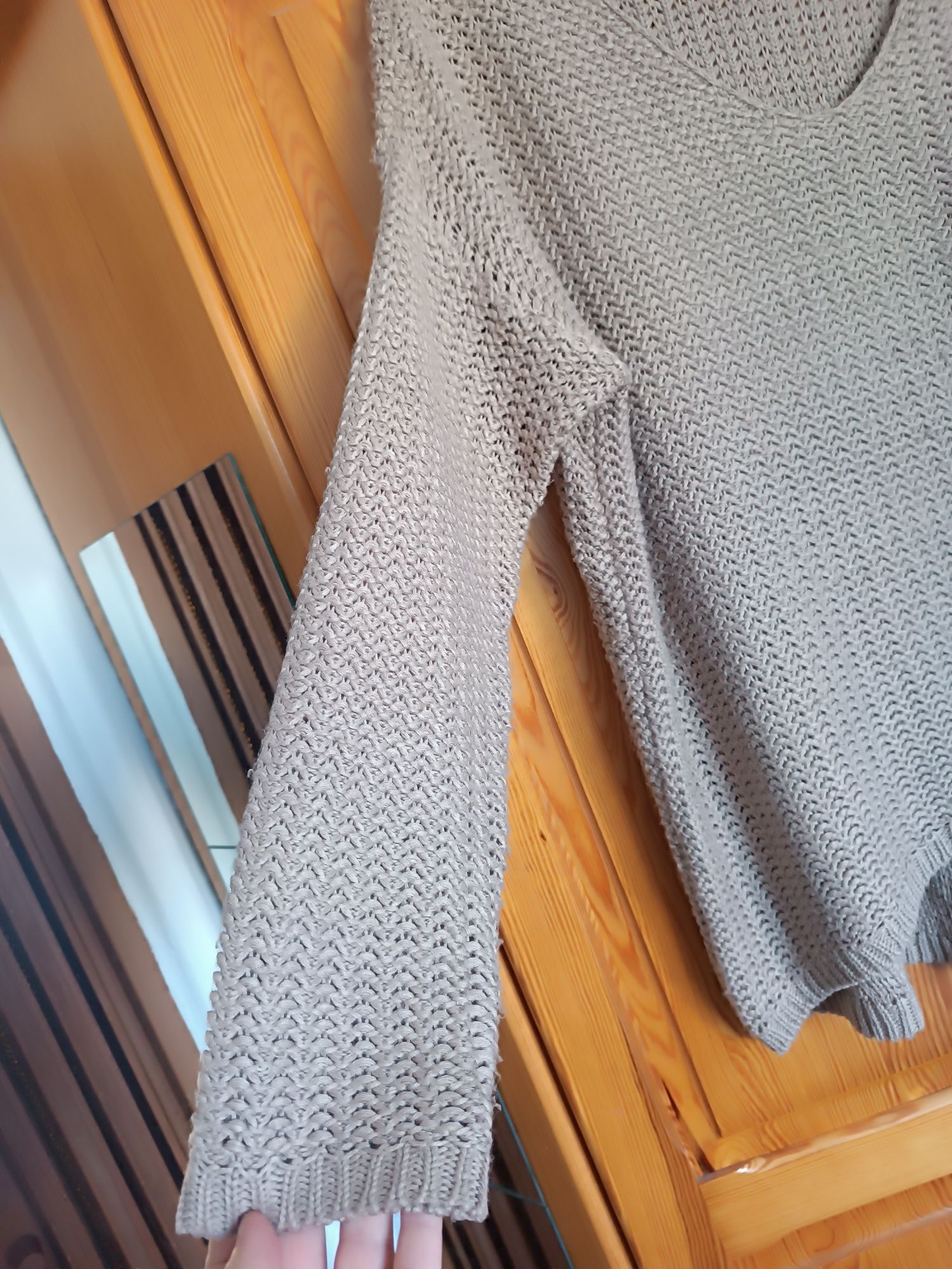 Przepiękny beżowy sweterek h&m