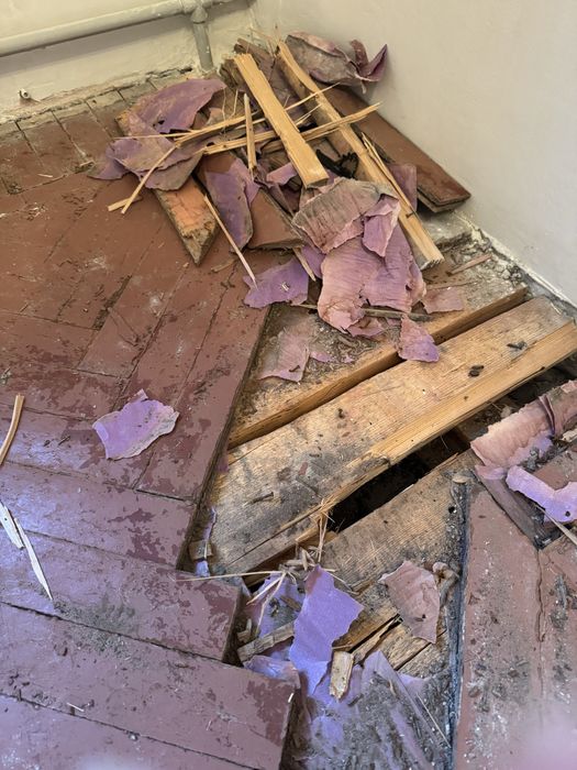 Доски й паркет з демонтованого полу для топки чи інших потреб  дерево