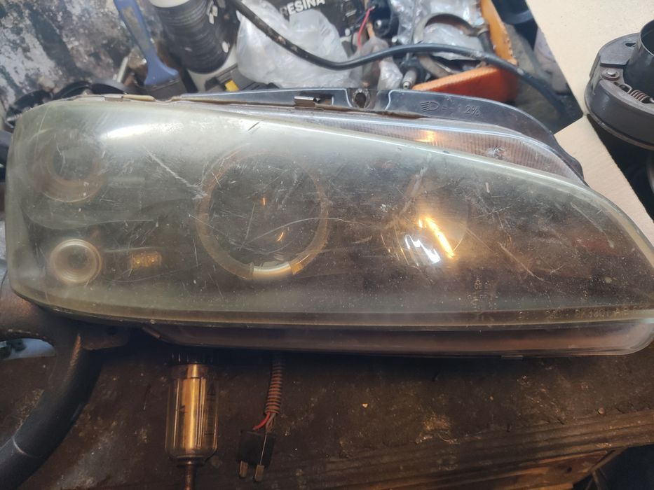 Peugeot 106 II farol pendura