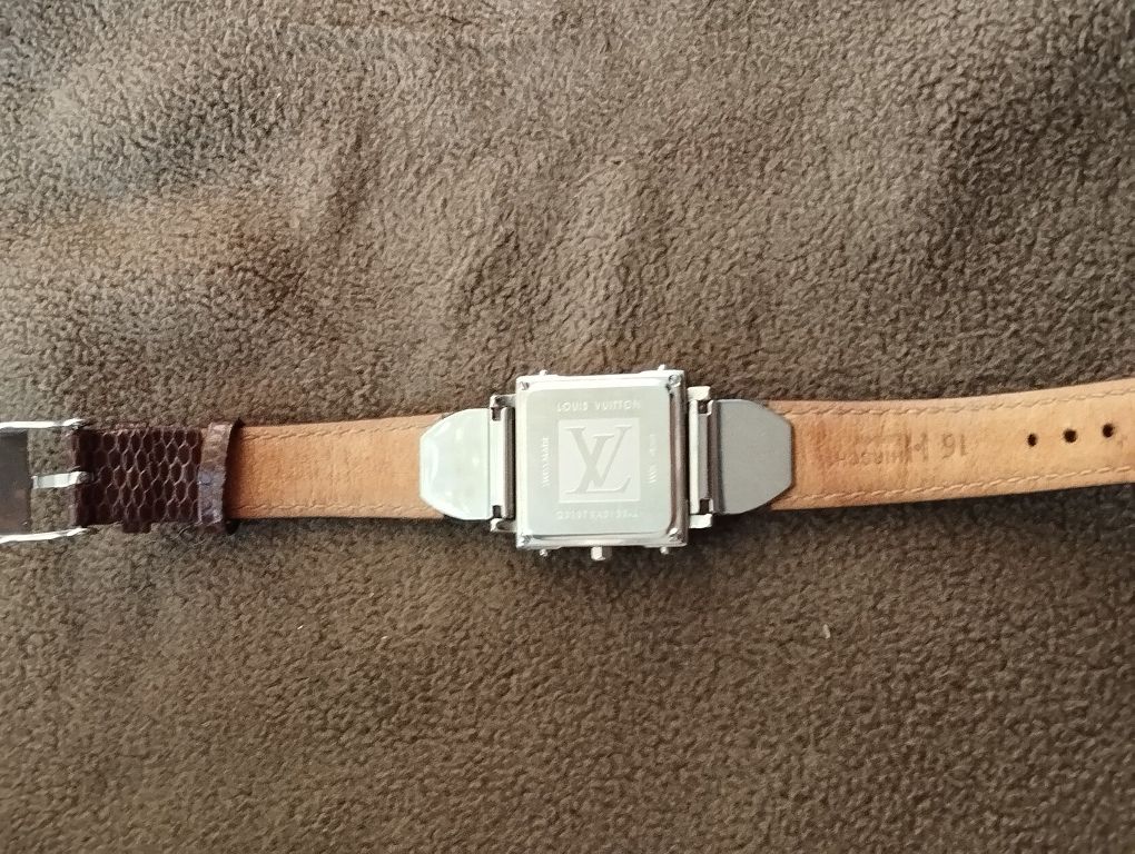 Louis Vuitton часы женские