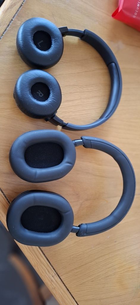 Vendo 2 fones um jbl e outro sony mx5
