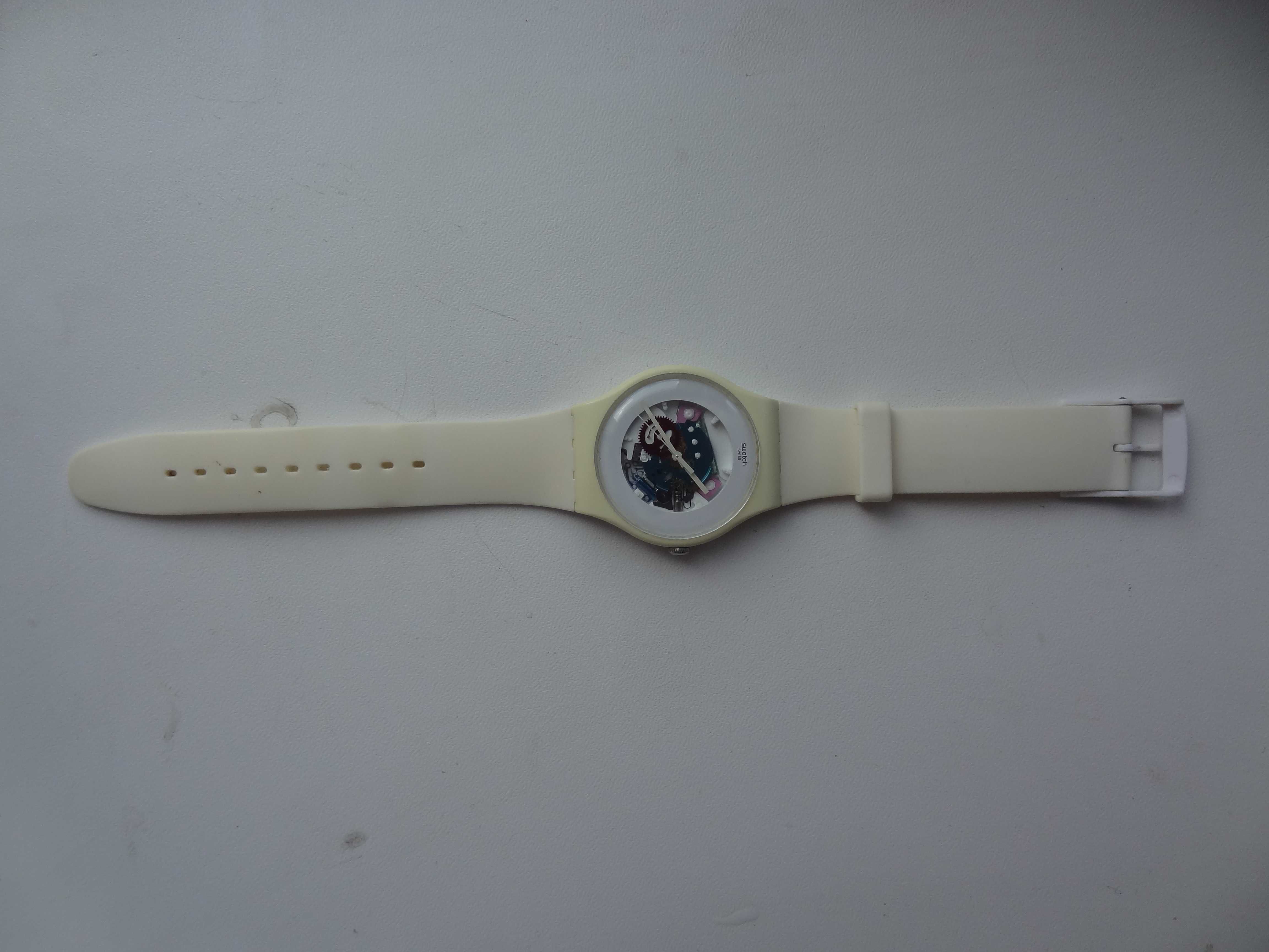 Часы годиник Swatch унисекс New Gent White Lacqued SUOW100