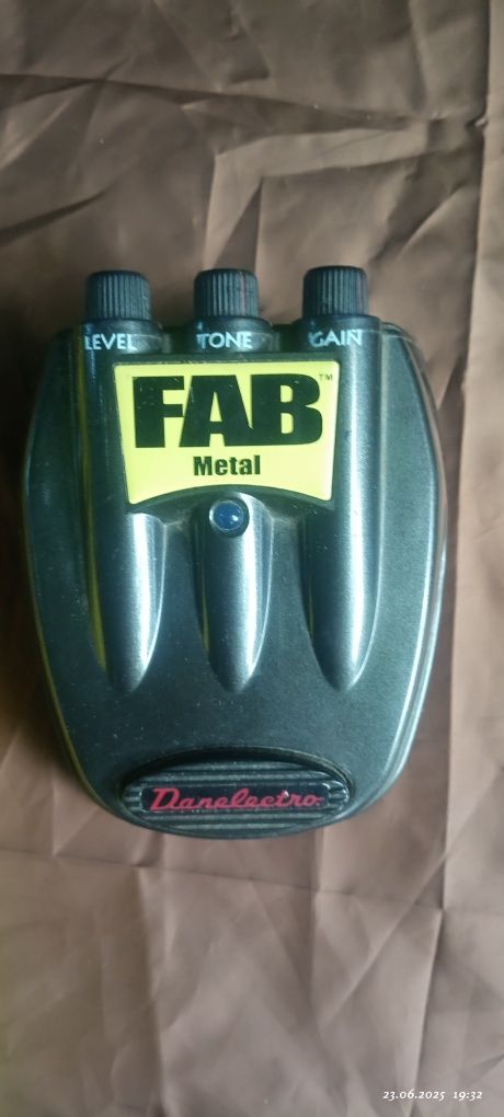 Педаль ефектів Danelectro D3 Fab Metal